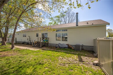 705 Poplar St, Edgewood, IL 62426 - photo 5