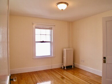 24 Montgomery St unit 2, Cambridge, MA 02140 - photo 4