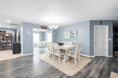 212 E Charter Dr, Muncie, IN 47303 - photo 3