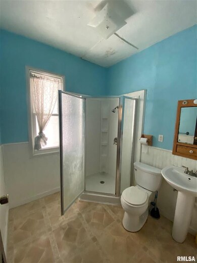 1424 W 14th St, Davenport, IA 52804 - photo 6