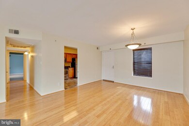 The Four Winds at Oakton unit 2-E5, Oakton, VA 22124 - photo 7