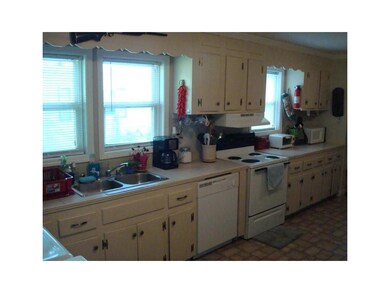 923 Hopson St, Johnson City, TN 37601 - photo 6