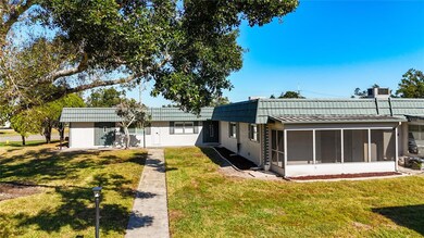 1811 Bedford Ln unit G166, Sun City Center, FL 33573 - photo 4