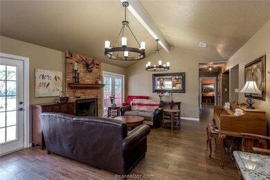 1214 King Arthur Cir, College Station, TX 77840 - photo 3