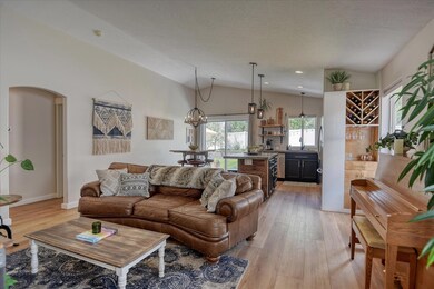 715 E Tara Lee Ave, Medical Lake, WA 99022 - photo 5