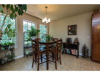 Kitchen. Over-sized eat-in kitchen area