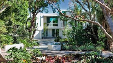 251 Cedar Park Cir, Sarasota, FL 34242 - photo 2