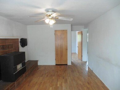 410 N 10th St, Central Point, OR 97502 - photo 6