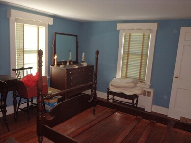 33 Nicholson Crescent, Middletown, RI 02842 - photo 7