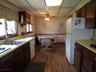 42 Stanford Dr, Hazlet, NJ 07730 - photo 4