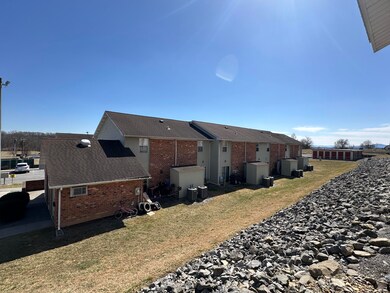 ext, rear, maint. rooms-mgr.