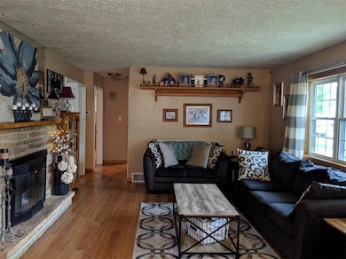 297 Shartle Place, North Tonawanda, NY 14120 - photo 4