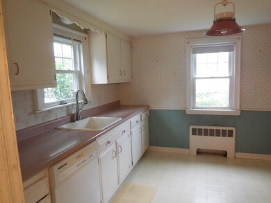 272 Cherry St, Holyoke, MA 01040 - photo 4