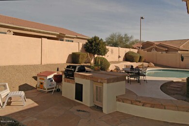 Back Yard - BBQ & Pool
