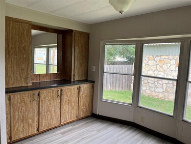 816 Flamingo Rd, Granbury, TX 76049 - photo 4