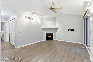 1563 N Bywood Ave unit 6, Clawson, MI 48017 - photo 2