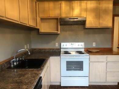 1300 NW Highland Ave, Grants Pass, OR 97526 - photo 3