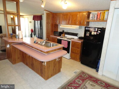 438 Sarah Anne Dr, Lothian, MD 20711 - photo 3