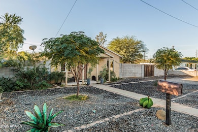 2211 W Medlock Dr, Phoenix, AZ 85015 - photo 2