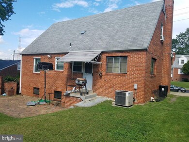 715 Sheridan St, Hyattsville, MD 20783 - photo 2