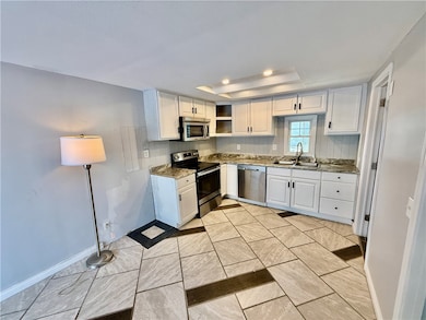 1484 E Clay St, Decatur, IL 62521 - photo 3