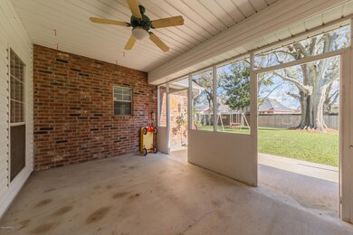 105KnobcrestDr-6-1