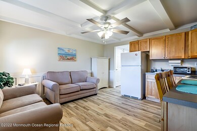 45 Sampson Ave 11 Seaside-large-017-001-