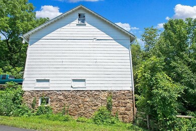 4657 Scheidys Rd, Coplay, PA 18037 - photo 5