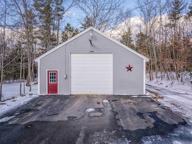 30x40 outbuilding w/ 12' overhead door