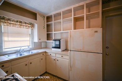 906 Bensch St, Lansing, MI 48912 - photo 7