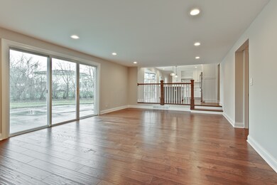 3634 Maple Leaf Dr, Glenview, IL 60026 - photo 6