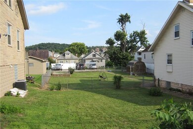 The lot to the left of home is included with the s