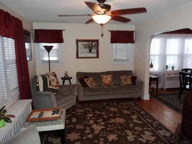 306 S Reynolds St, Schenectady, NY 12302 - photo 3