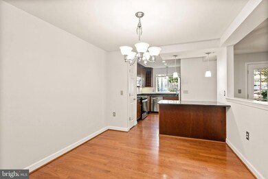 4089 S Four Mile Run Dr unit 201, Arlington, VA 22204 - photo 7