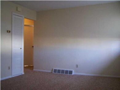 Light, bright and neutral throughout.