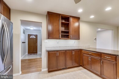 13010 Ivy Dr, Beltsville, MD 20705 - photo 5