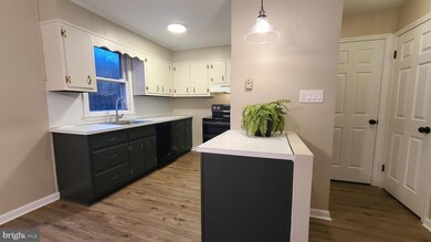 583 Manatawny St, Pottstown, PA 19464 - photo 7