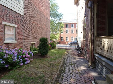 423 Delaware St unit 2, New Castle, DE 19720 - photo 2