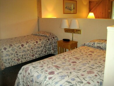 35 Island Inn Rd unit 35 Bldg G, Oak Bluffs, MA 02568 - photo 4