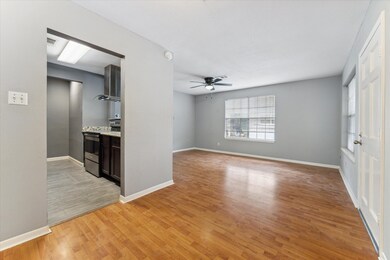 6401 Skyline Dr unit 28, Houston, TX 77057 - photo 6