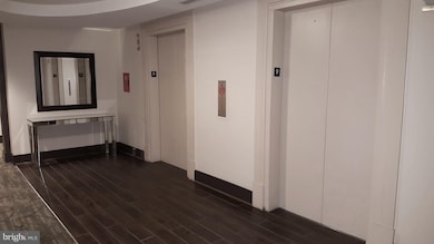 The Eclipse unit 918W, Arlington, VA 22202 - photo 2