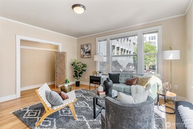 905 NE 43rd St unit 111, Seattle, WA 98105 - photo 2