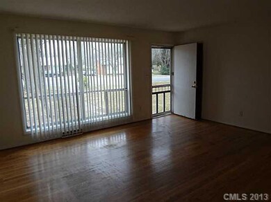 Living Room - Lving room with wood floors and lots