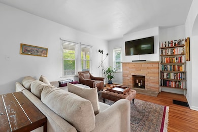 490 E Whittier St, Columbus, OH 43206 - photo 6