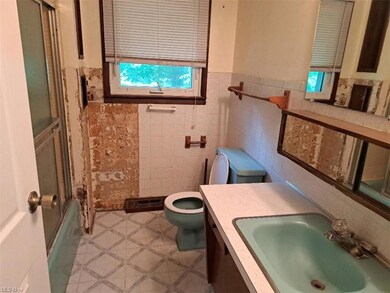 7946 Lewis Rd, Olmsted Falls, OH 44138 - photo 5