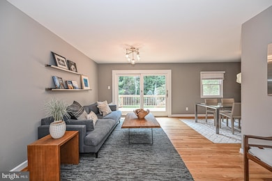 906 Lauren Ln SE, Vienna, VA 22180 - photo 5