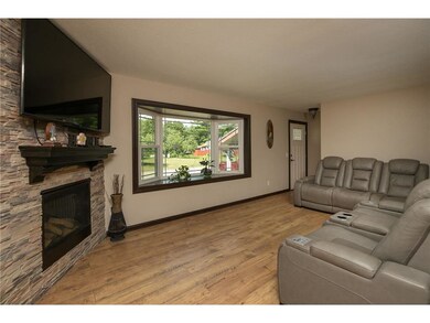 3-web-or-mls-03-Living Room.jpg