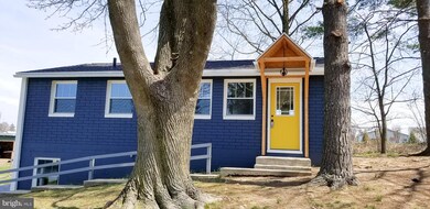 557 Oak St, Chambersburg, PA 17201 - photo 2