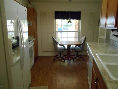 10005 W Highwood Ln, Sun City, AZ 85373 - photo 6