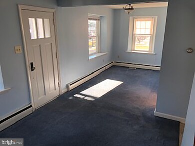 114 Skyline Dr, Reading, PA 19606 - photo 3